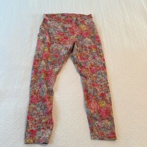 7/8th length Lululemon Like New leggings- size 12
